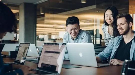 人力資源公司教你和領(lǐng)導(dǎo)交往要注意哪些禁忌